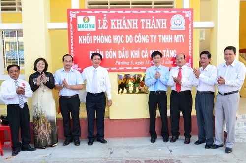 Với những gì đã và đang đóng góp cho cộng đồng, năm 2014 là năm thứ hai 
liên tiếp PVCFC là một trong Top 50 doanh nghiệp của cả nước được vinh 
danh vì những hoạt động an sinh xã hội tiêu biểu.